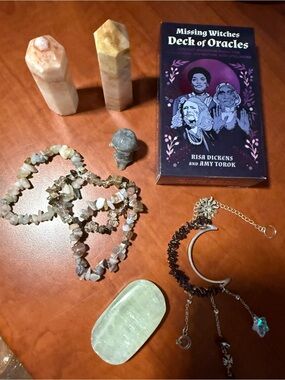 Spiritual Bundle (9 items): Crystals, Oracle Deck, Sun-catcher ☀️